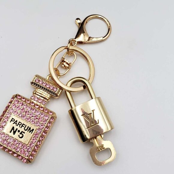 100% Auth Louis Vuitton Lock & Key with unbranded Bagcharm, Keycharm, Keychain - Picture 5 of 9